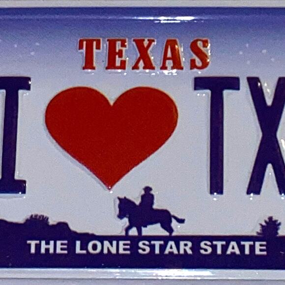 I Heart Texas Enamel Keychain Embossed Charm Single Sided Souvenir Collector - Picture 1 of 5